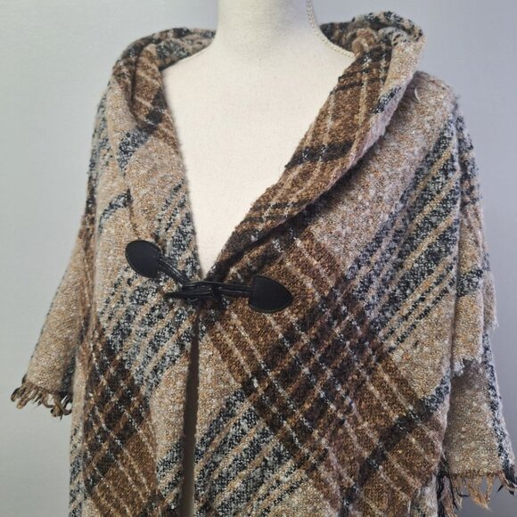 Modena Shawl Wrap Plaid Brown Toggle Fringe 36 Inches Across Fall Winter Soft - Picture 3 of 8